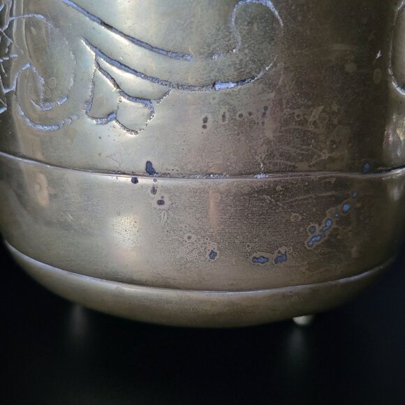 Vintage Brass Planter, Brass Chinese Cachepot with Feet and Etched Floral Design - Picture 6 of 7